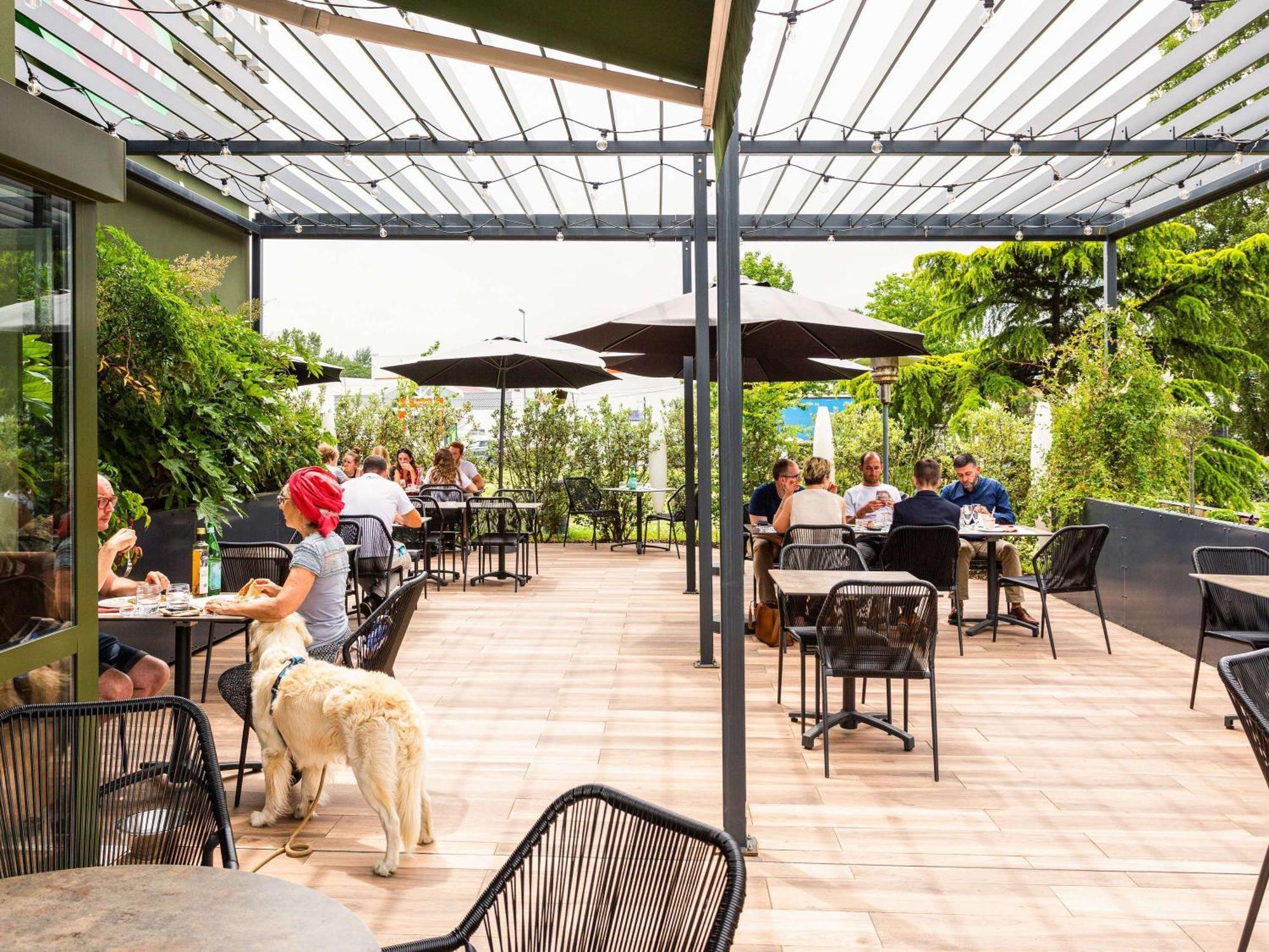 Отель Ibis Bordeaux Pessac Route Des Vins Экстерьер фото