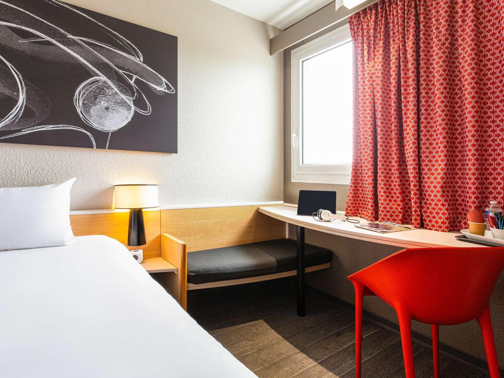 Отель Ibis Bordeaux Pessac Route Des Vins Экстерьер фото