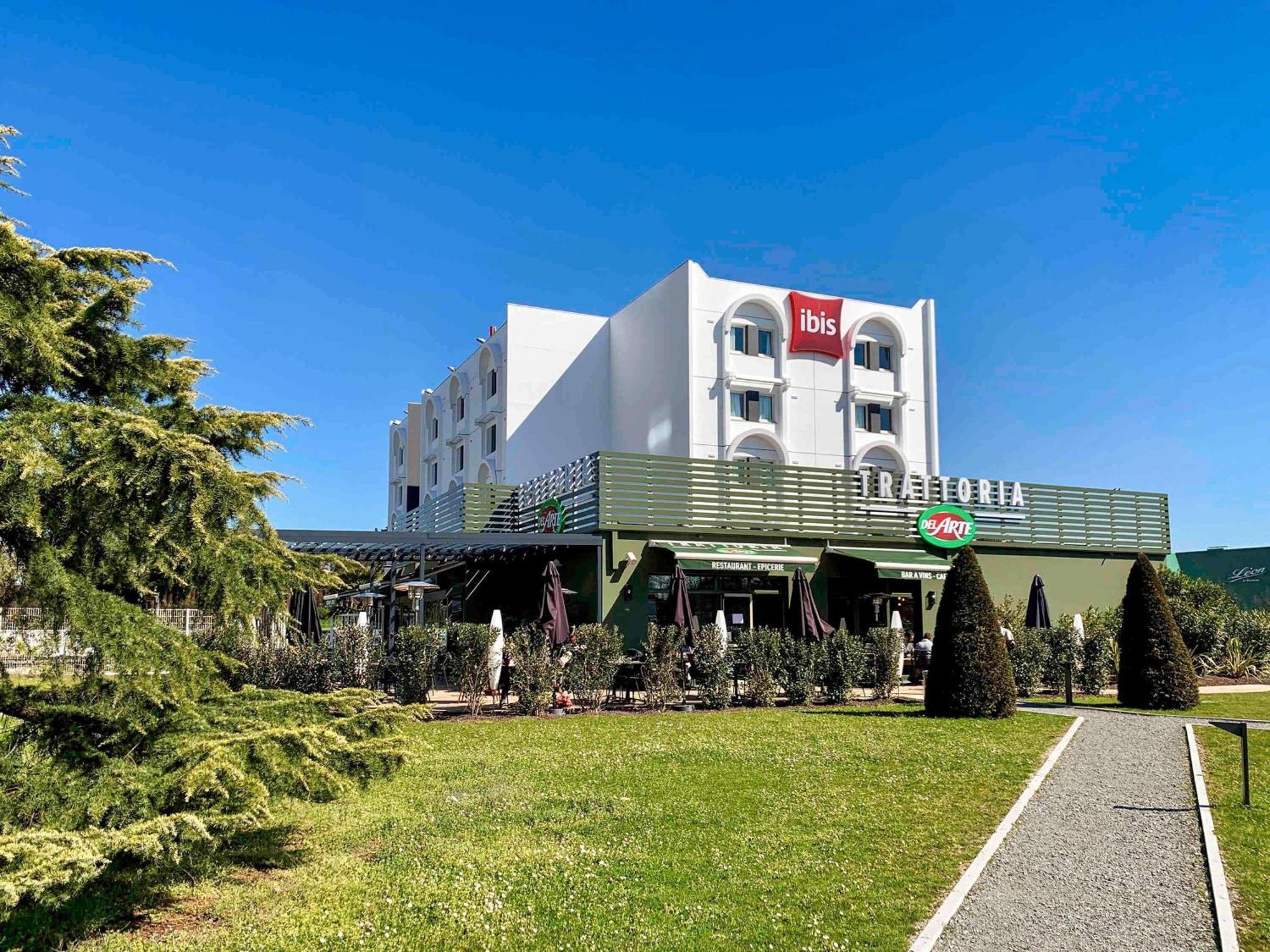 Отель Ibis Bordeaux Pessac Route Des Vins Экстерьер фото