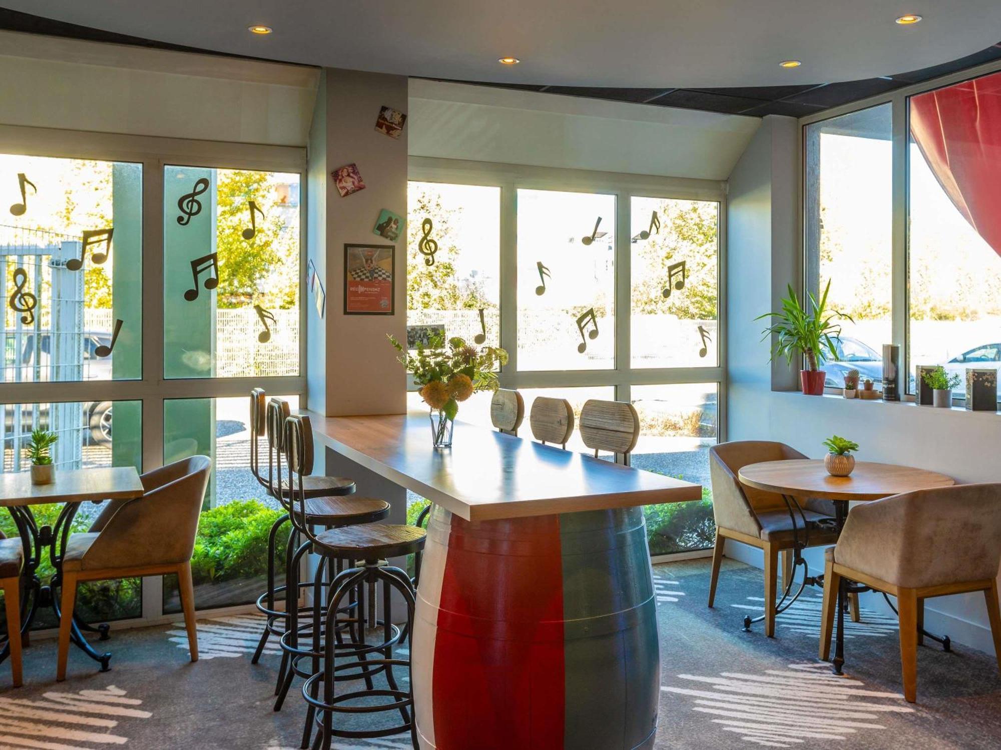 Отель Ibis Bordeaux Pessac Route Des Vins Экстерьер фото